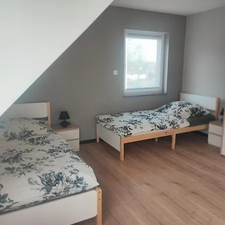 度假居 Grosses Ferienhaus - Garten & Grill - 2 Baeder - 8 Gaeste Frielendorf